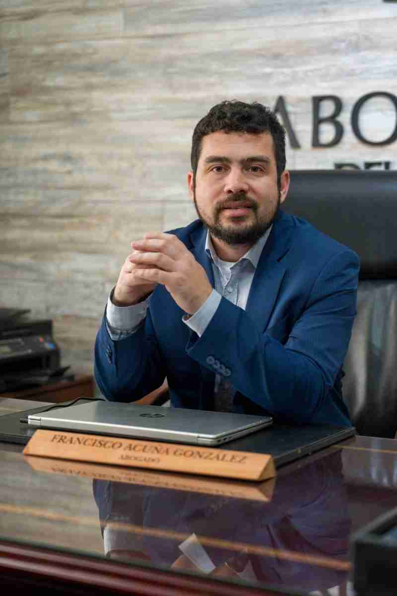 Francisco Ignacio Acuña González, abogado en Talca