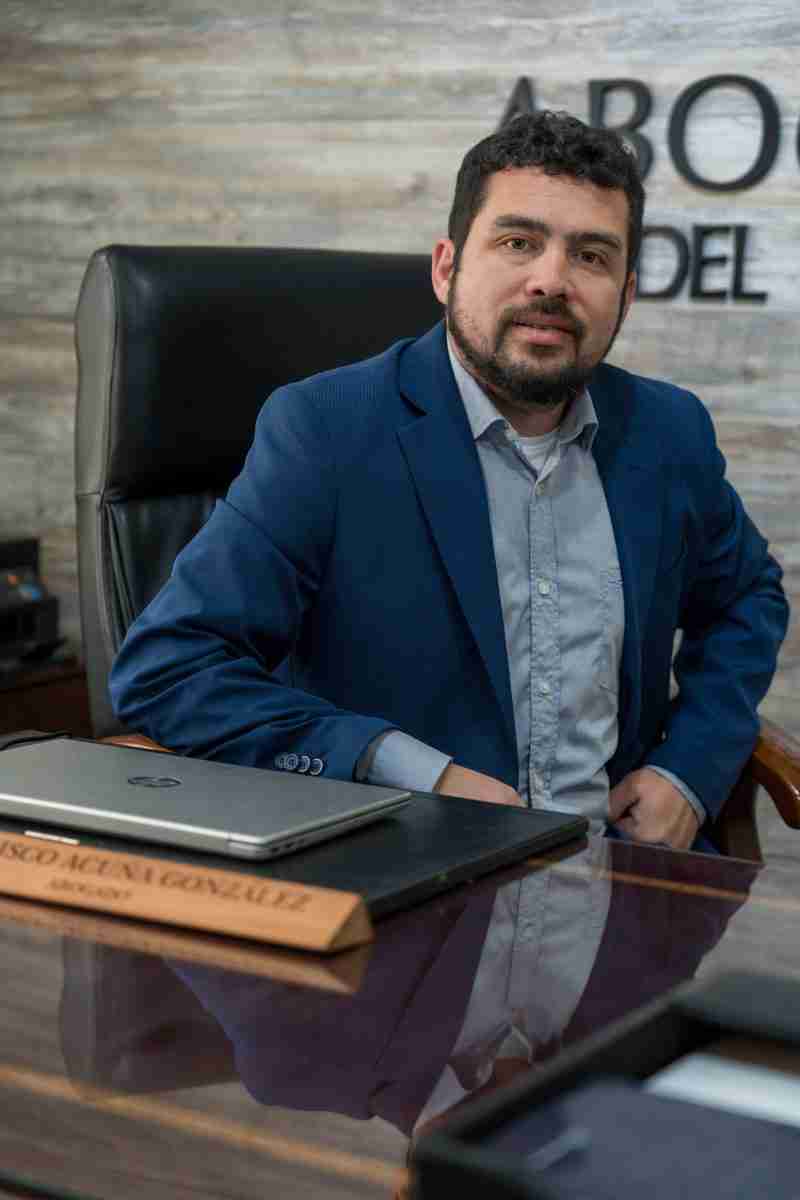 Francisco Acuña González, abogado laboral en Talca